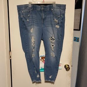 Torrid Bombshell skinny jeans short